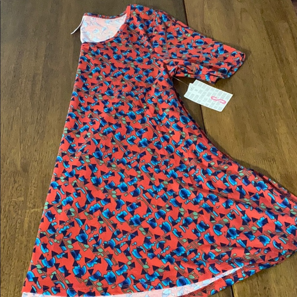 Size small Lularoe Perfect T